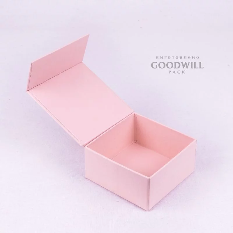 Коробка форма книга на магнитной ленте