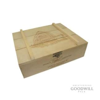 Дерев'яна коробка з нанесенням логотипу фотографія