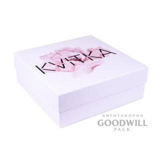 Фірмова коробка з палітурного картону для одягу з логотипом фото