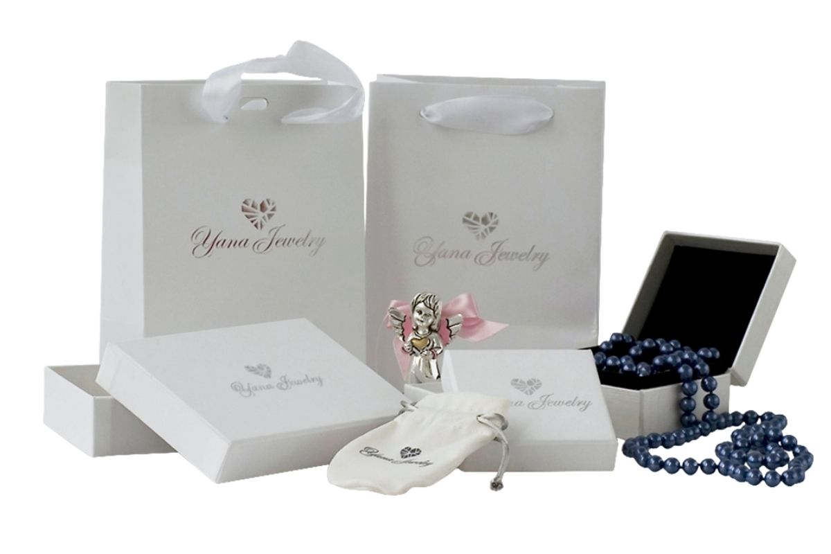 Коробки и пакеты для ювелирных украшений с логотипом фото