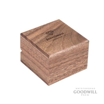 Коробка брендована дерев'яна для ювелірних прикрас фотографія