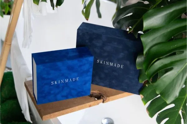 Фірмові коробки з логотипом фотографія