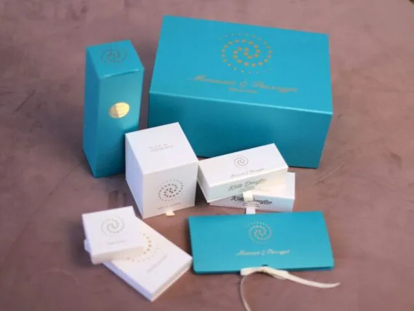 Коробки з друком логотипа оригінальні фотографія