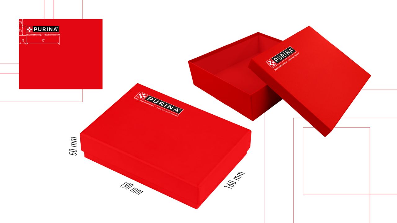 Коробка фірмова з друком логотипа червона фотографія