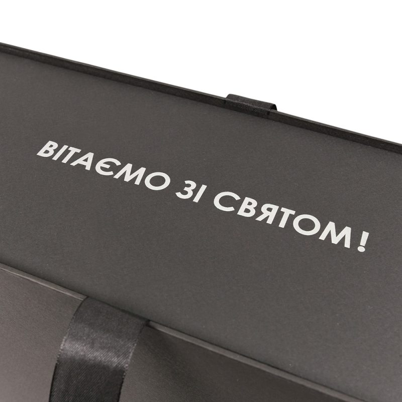 Фірмова упаковка оригінальна з принтом фото